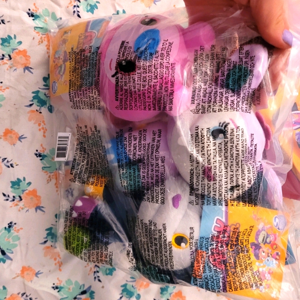 ABBY HATCHER PLUSH SET